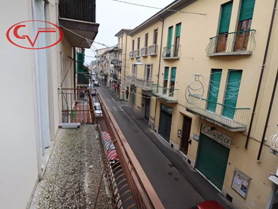 Immagine 4 di Appartamento in vendita  in via Roma a Terranuova Bracciolini