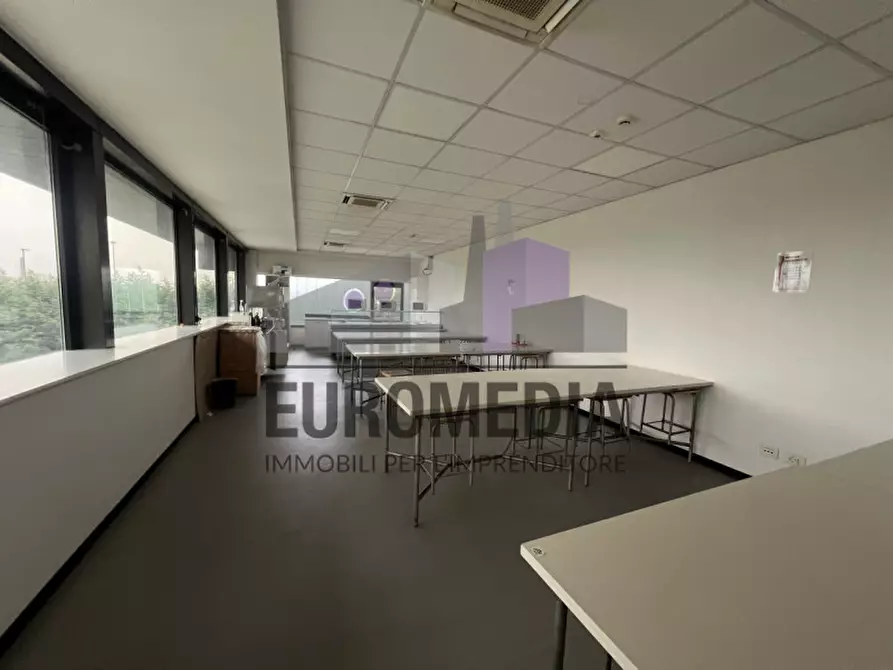 Immagine 7 di Capannone industriale in affitto  in Via Roma a Dolo