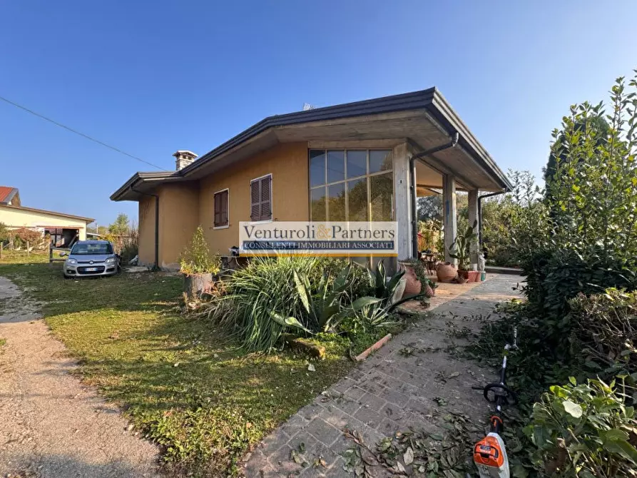 Immagine 1 di Villa in vendita  in via bottenago a Polpenazze Del Garda