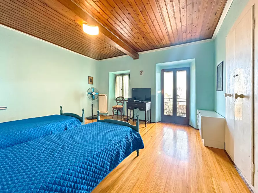 Immagine 9 di Appartamento in vendita  in via per ghiffa, 3 a Oggebbio