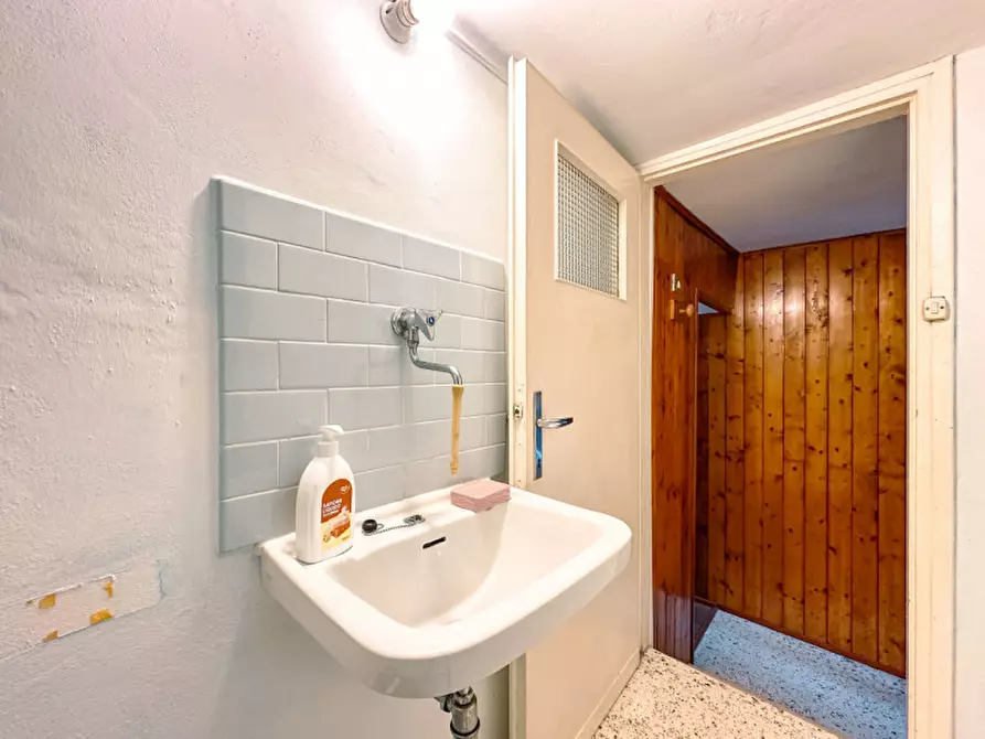 Immagine 14 di Appartamento in vendita  in via per ghiffa, 3 a Oggebbio