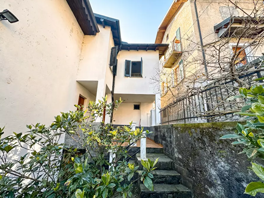 Immagine 26 di Appartamento in vendita  in via per ghiffa, 3 a Oggebbio