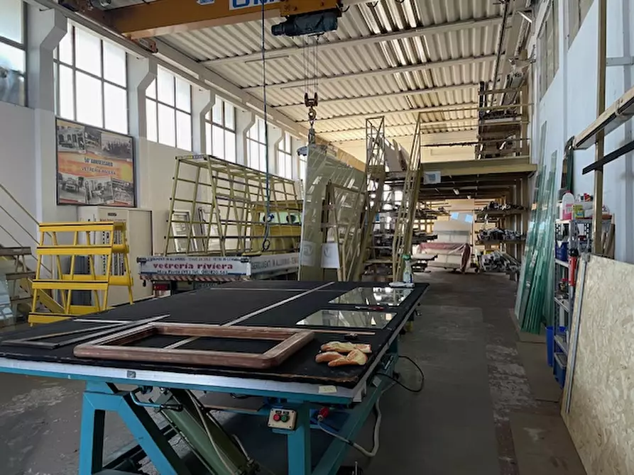 Immagine 2 di Capannone industriale in vendita  in via di vittorio a Mira