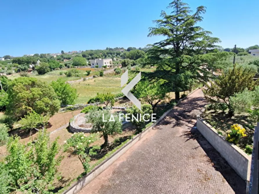 Immagine 77 di Villa in vendita  in c.da san marco a Locorotondo