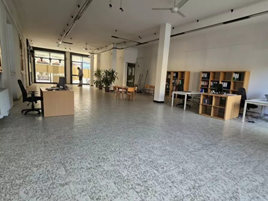 Immagine 1 di Negozio in vendita  in via Principe Umberto a Este