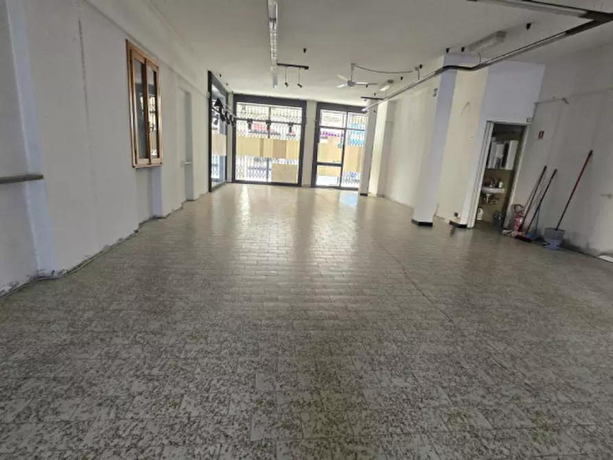 Immagine 6 di Negozio in vendita  in via Principe Umberto a Este