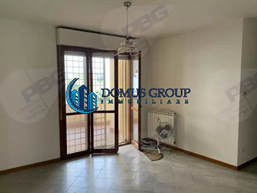 Immagine 2 di Appartamento in vendita  in VIA DI SELVA CANDIDA a Roma