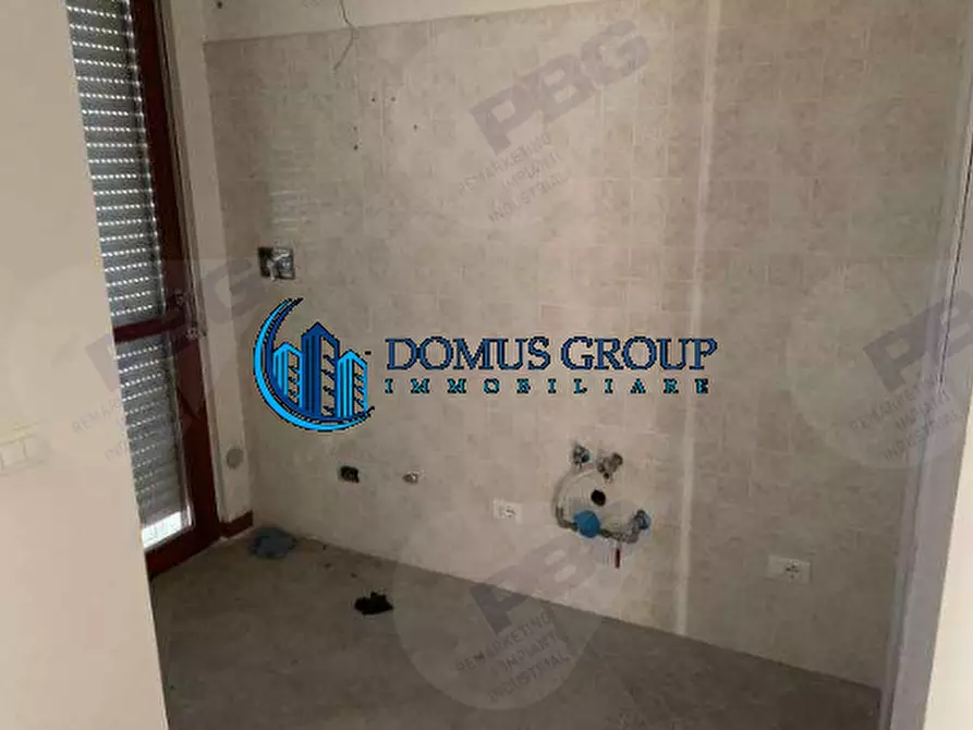 Immagine 3 di Appartamento in vendita  in VIA DI SELVA CANDIDA a Roma