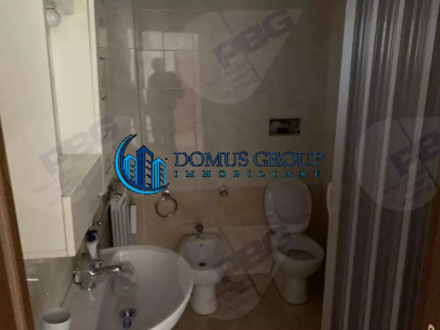 Immagine 4 di Appartamento in vendita  in VIA DI SELVA CANDIDA a Roma