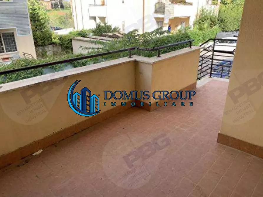 Immagine 5 di Appartamento in vendita  in VIA DI SELVA CANDIDA a Roma