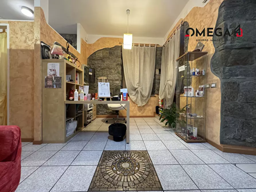 Immagine 1 di Negozio in vendita  in Via Udine 20 a Trieste