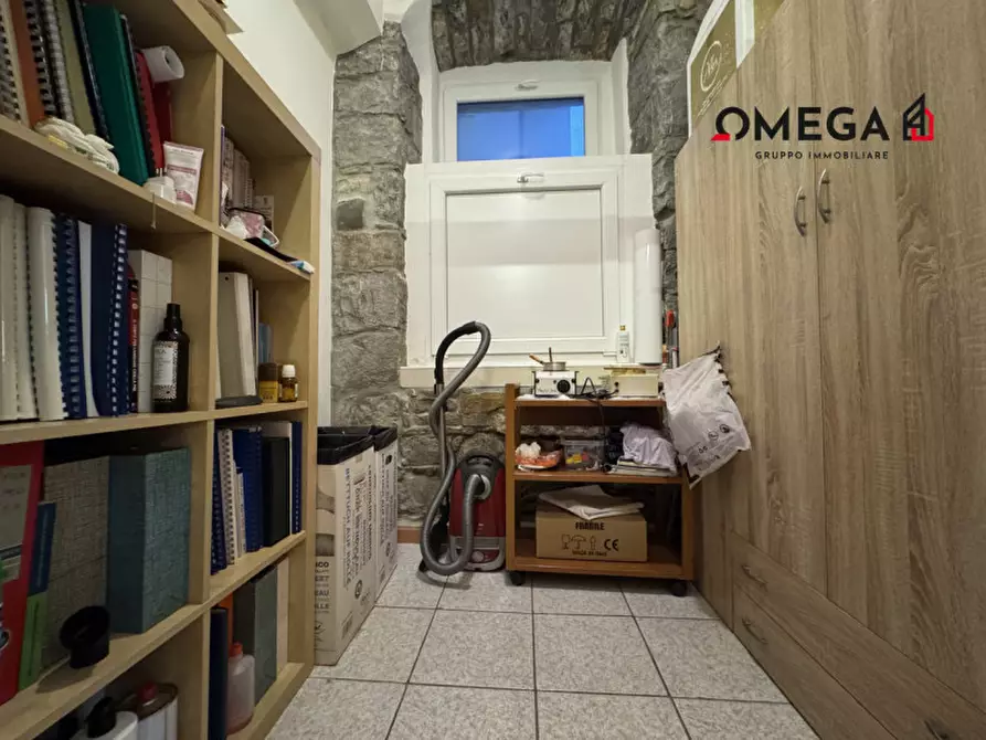 Immagine 11 di Negozio in vendita  in Via Udine 20 a Trieste