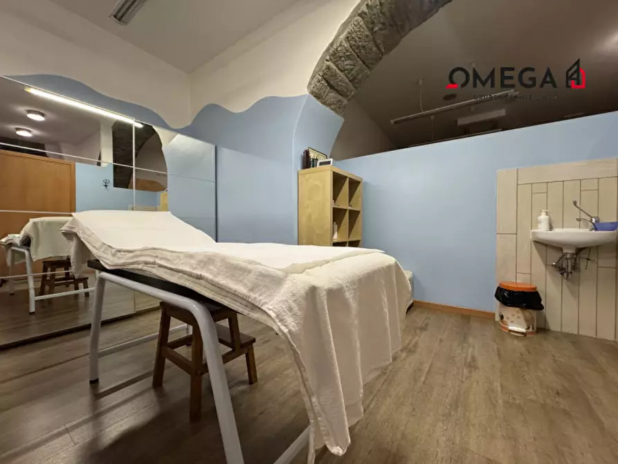 Immagine 15 di Negozio in vendita  in Via Udine 20 a Trieste