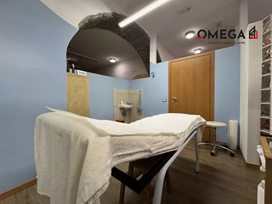 Immagine 16 di Negozio in vendita  in Via Udine 20 a Trieste