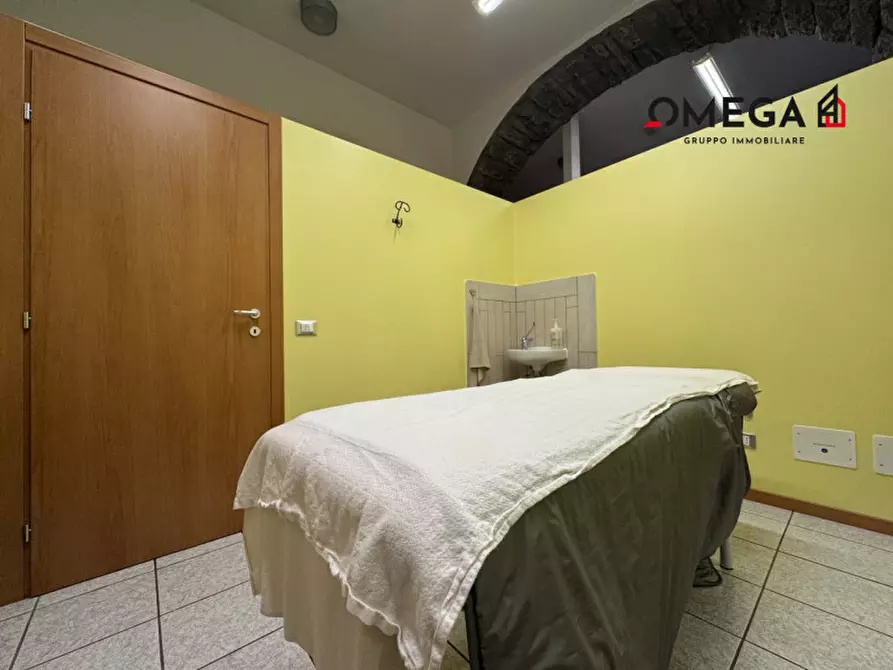 Immagine 19 di Negozio in vendita  in Via Udine 20 a Trieste