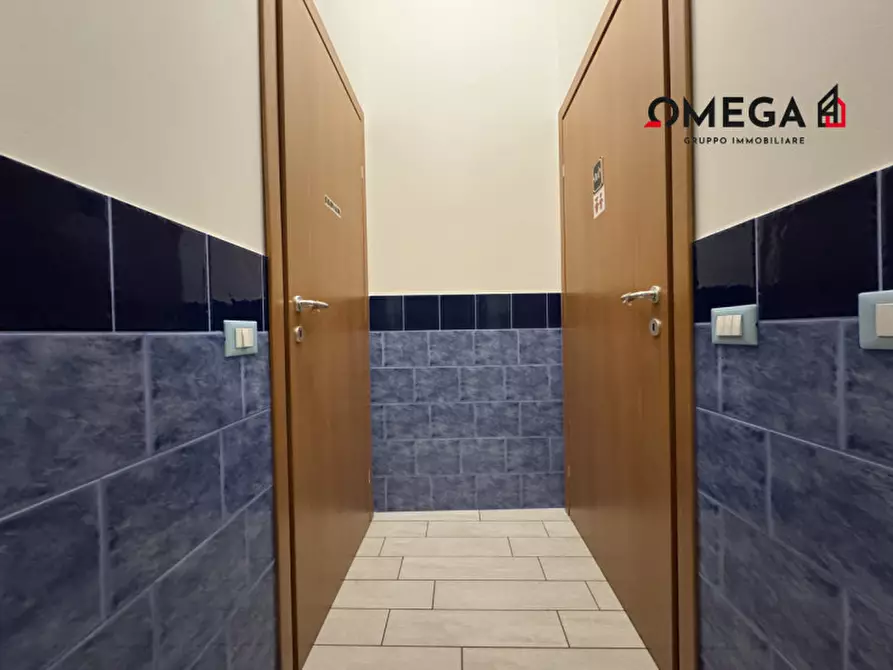 Immagine 22 di Negozio in vendita  in Via Udine 20 a Trieste