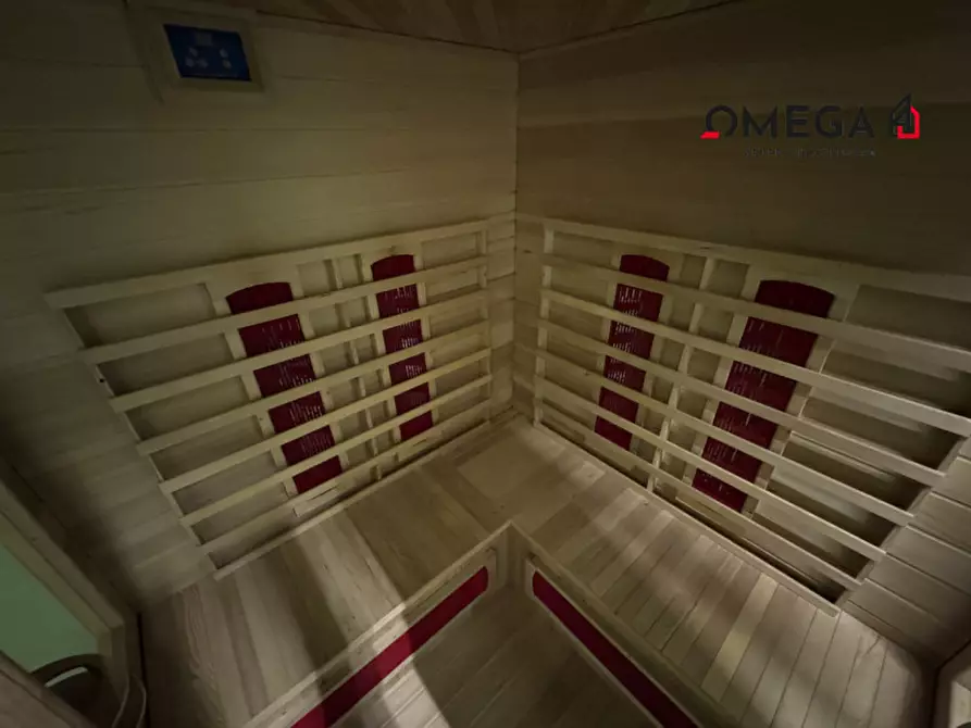 Immagine 28 di Negozio in vendita  in Via Udine 20 a Trieste