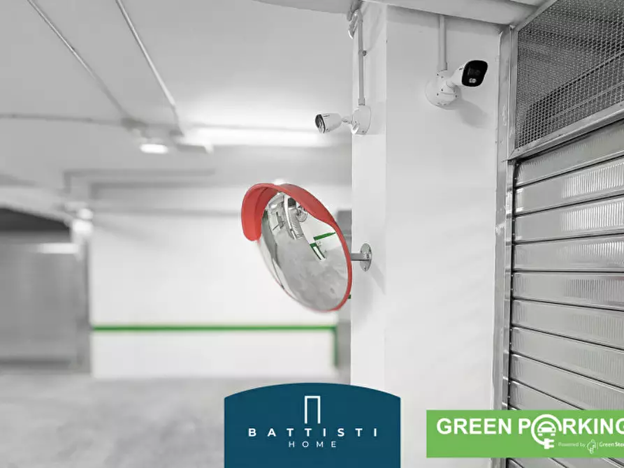 Immagine 13 di Garage in vendita  in Viale Guglielmo Marconi a Roma