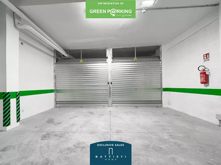 Immagine 14 di Garage in vendita  in Viale Guglielmo Marconi a Roma