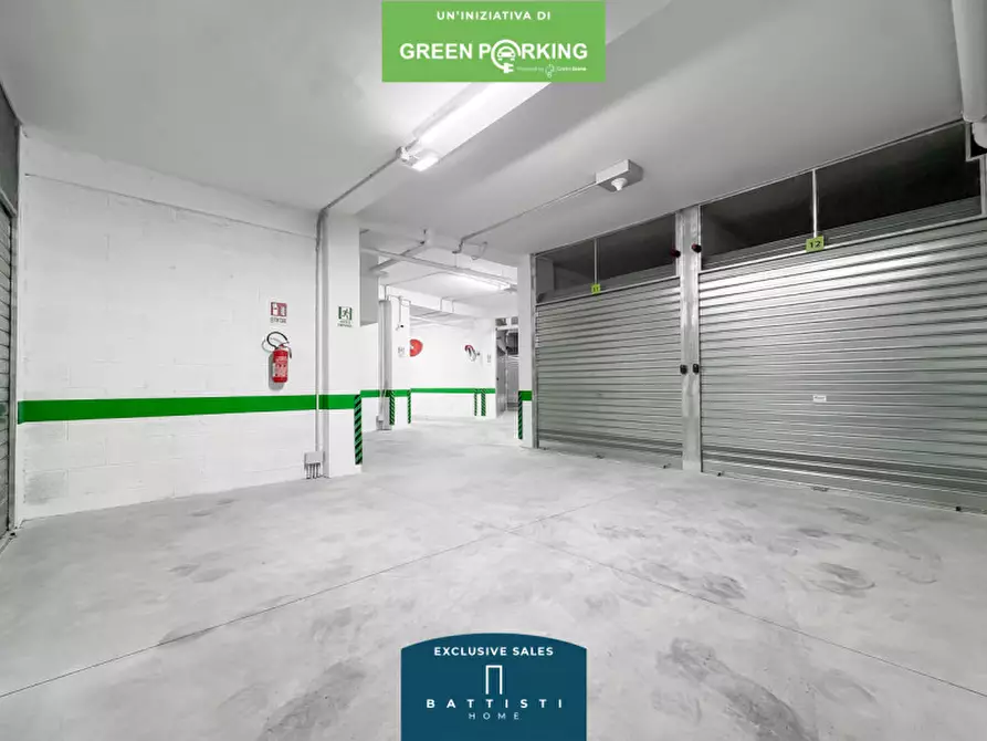 Immagine 15 di Garage in vendita  in Viale Guglielmo Marconi a Roma