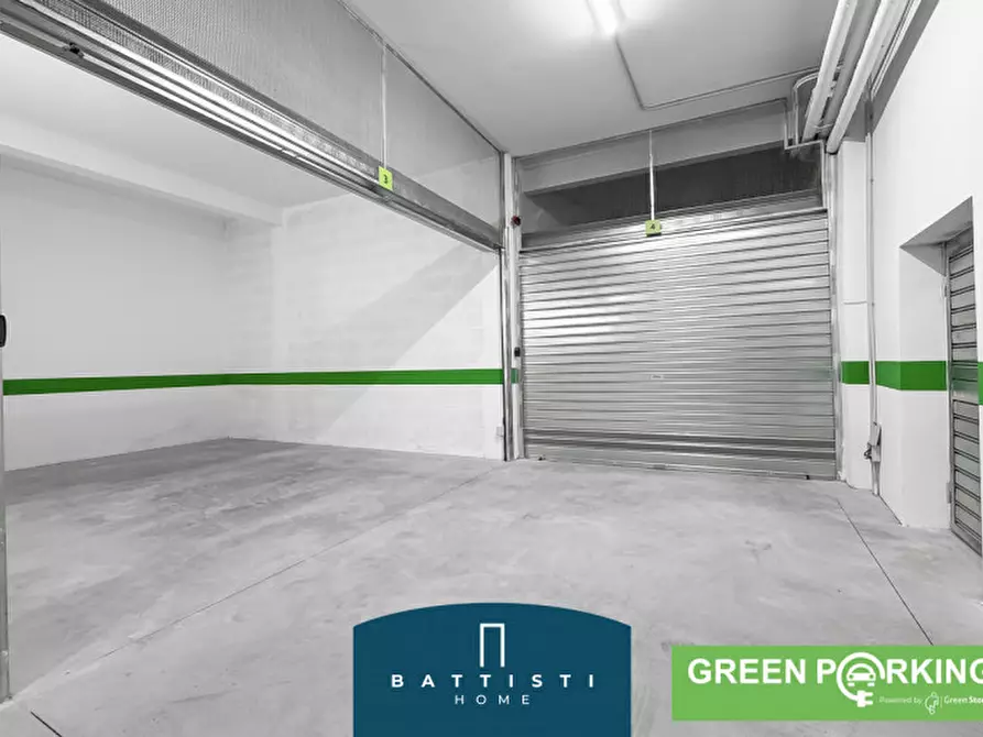 Immagine 16 di Garage in vendita  in Viale Guglielmo Marconi a Roma