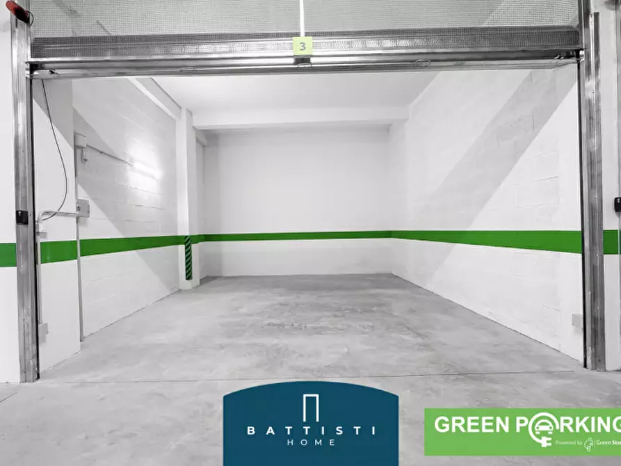 Immagine 18 di Garage in vendita  in Viale Guglielmo Marconi a Roma