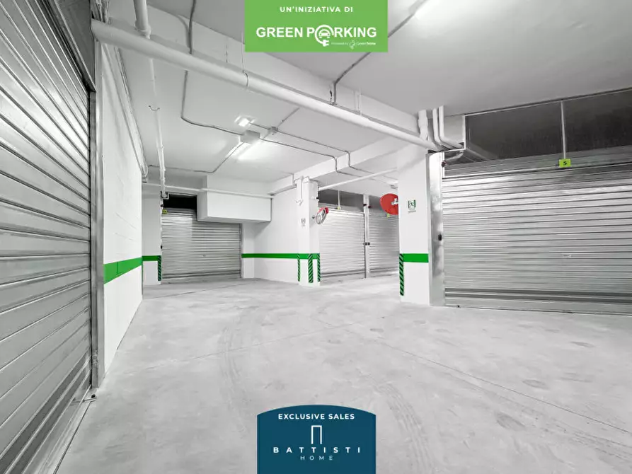 Immagine 19 di Garage in vendita  in Viale Guglielmo Marconi a Roma