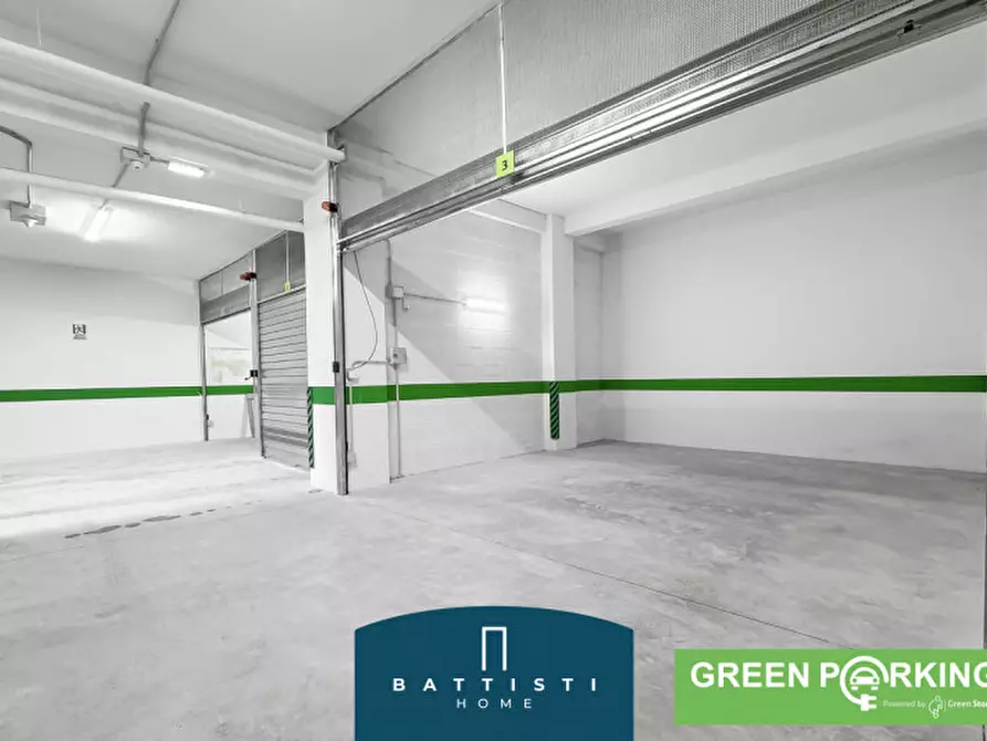 Immagine 21 di Garage in vendita  in Viale Guglielmo Marconi a Roma