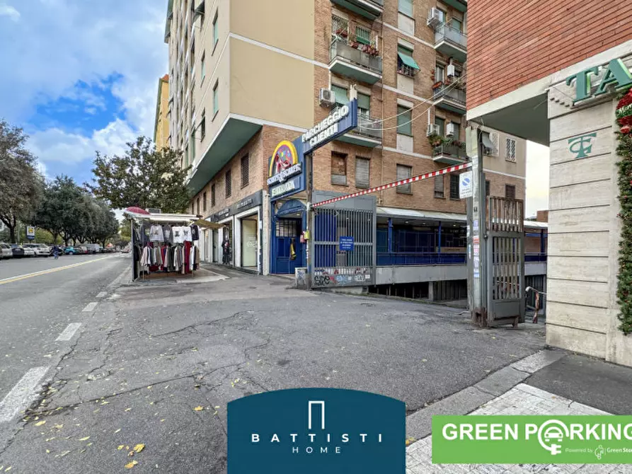 Immagine 27 di Garage in vendita  in Viale Guglielmo Marconi a Roma
