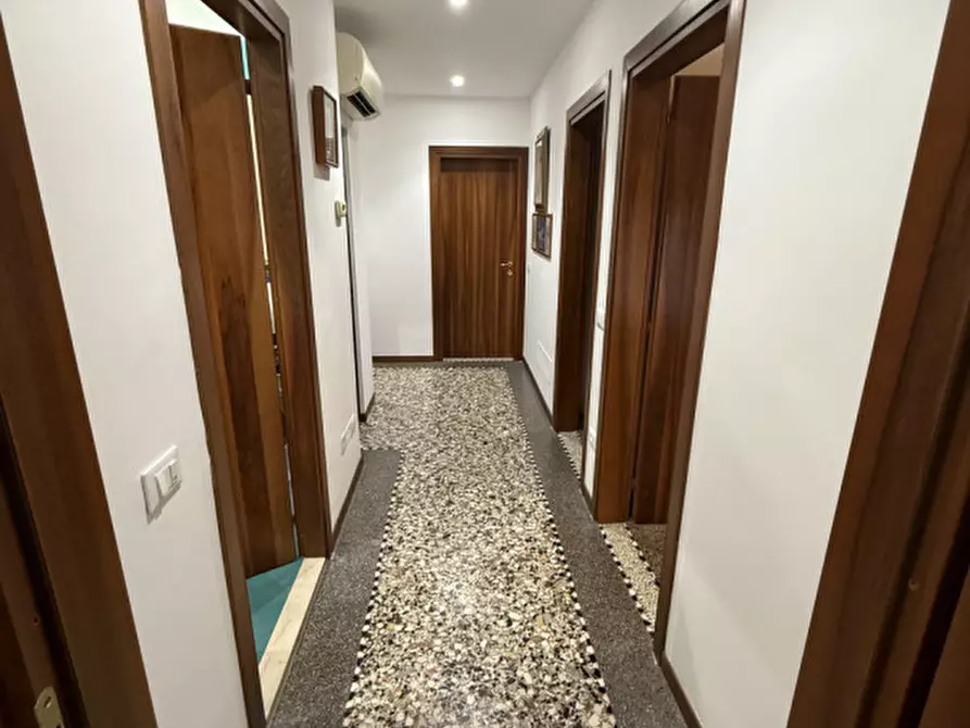 Immagine 6 di Appartamento in vendita  in Via Garigliano a Venezia