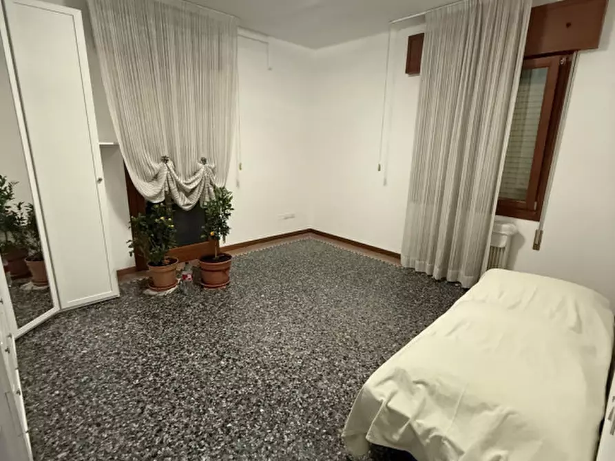 Immagine 13 di Appartamento in vendita  in Via Garigliano a Venezia