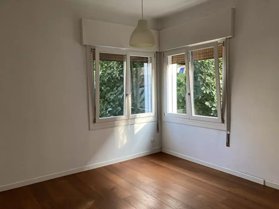 Immagine 4 di Casa bifamiliare in affitto  a Vicenza