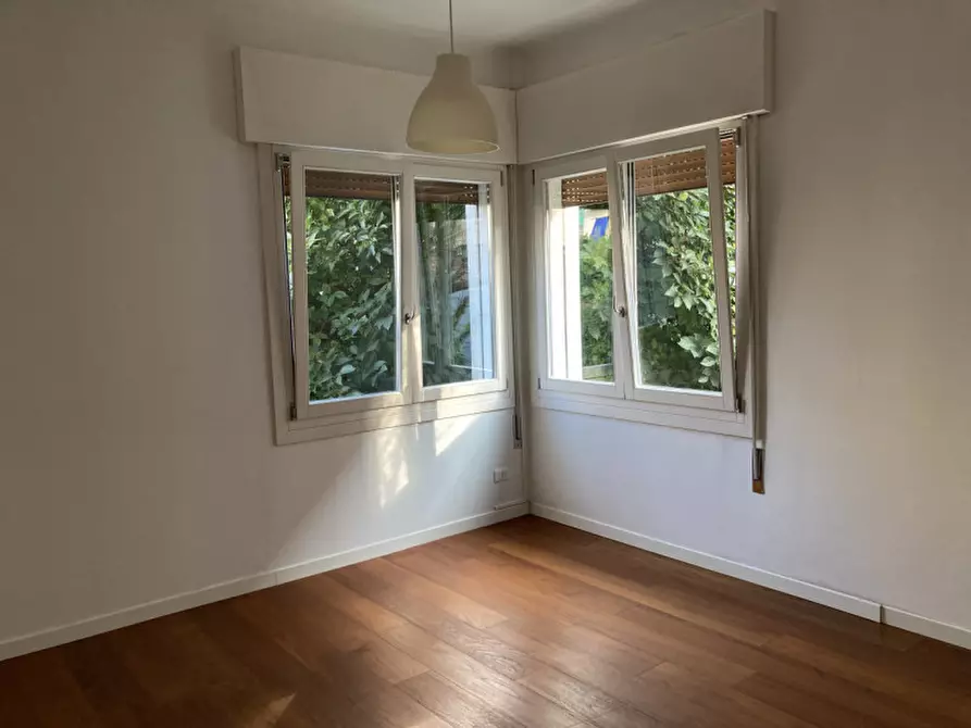 Immagine 5 di Casa bifamiliare in affitto  a Vicenza