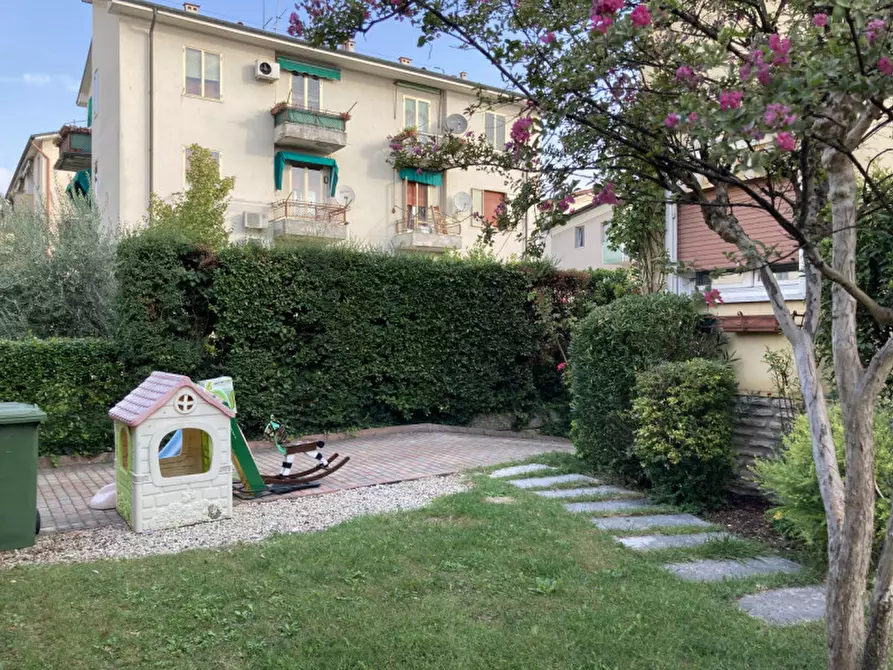 Immagine 19 di Casa bifamiliare in affitto  a Vicenza