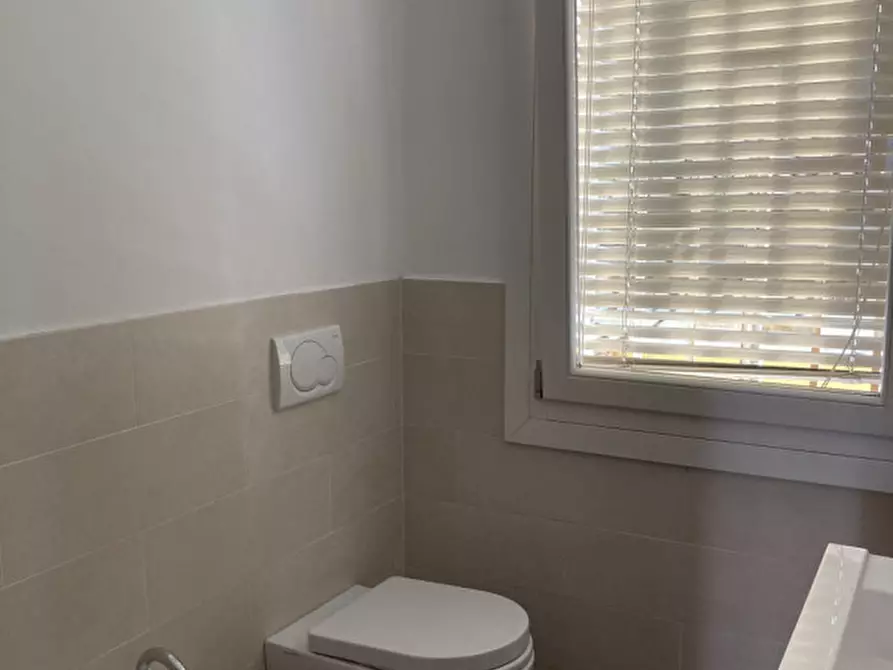 Immagine 21 di Casa bifamiliare in affitto  a Vicenza