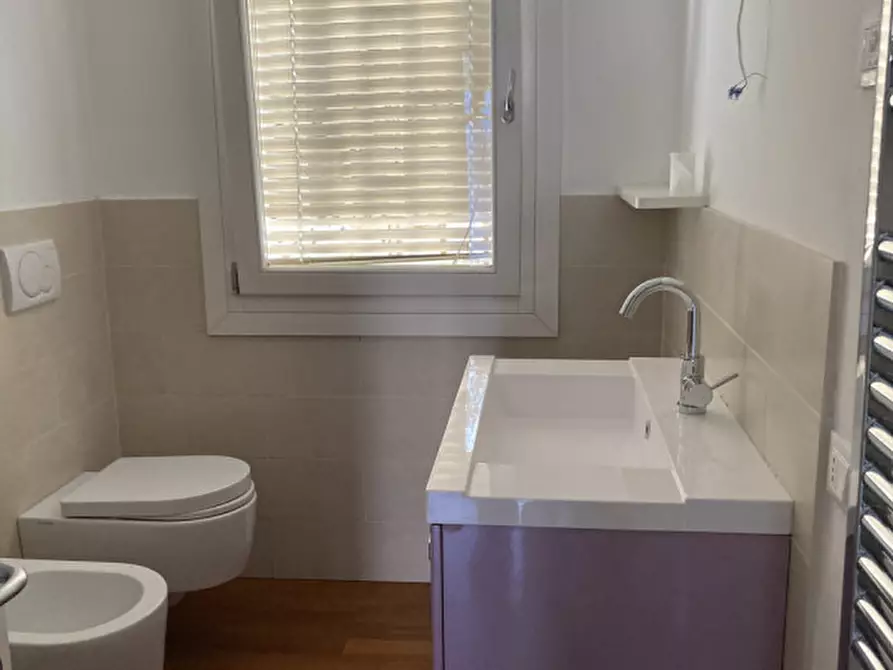 Immagine 24 di Casa bifamiliare in affitto  a Vicenza