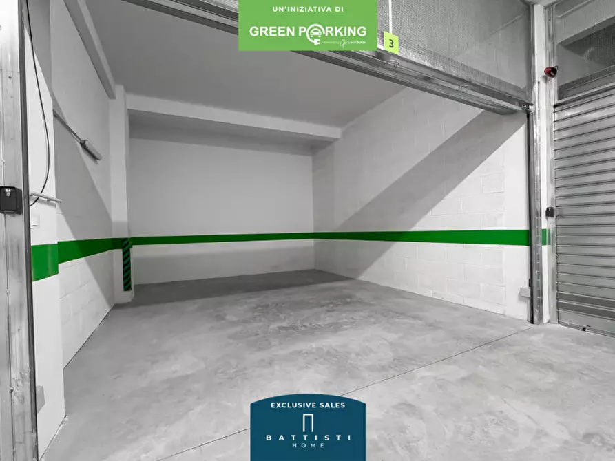 Immagine 6 di Garage in vendita  in Viale Guglielmo Marconi a Roma