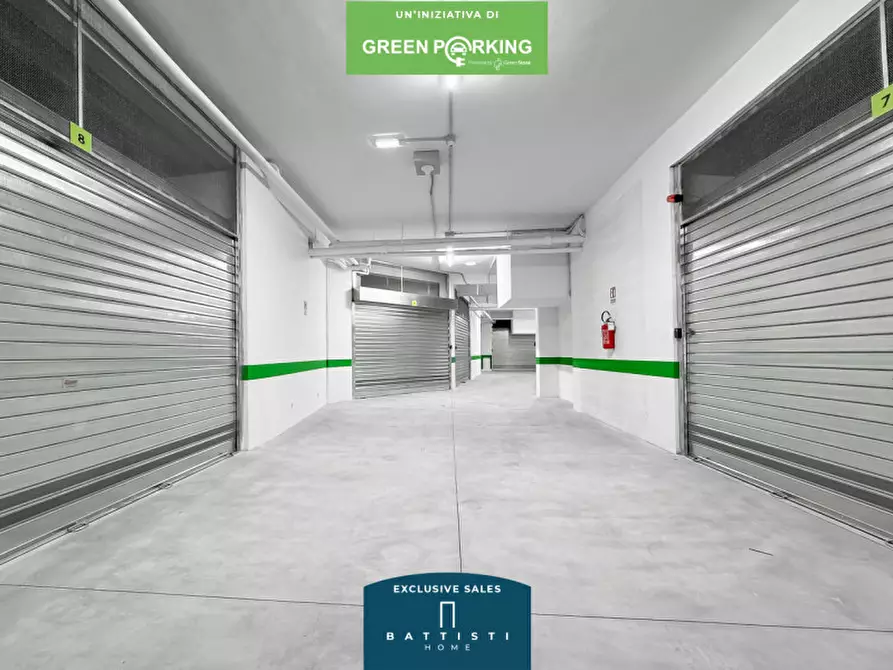 Immagine 11 di Garage in vendita  in Viale Guglielmo Marconi a Roma