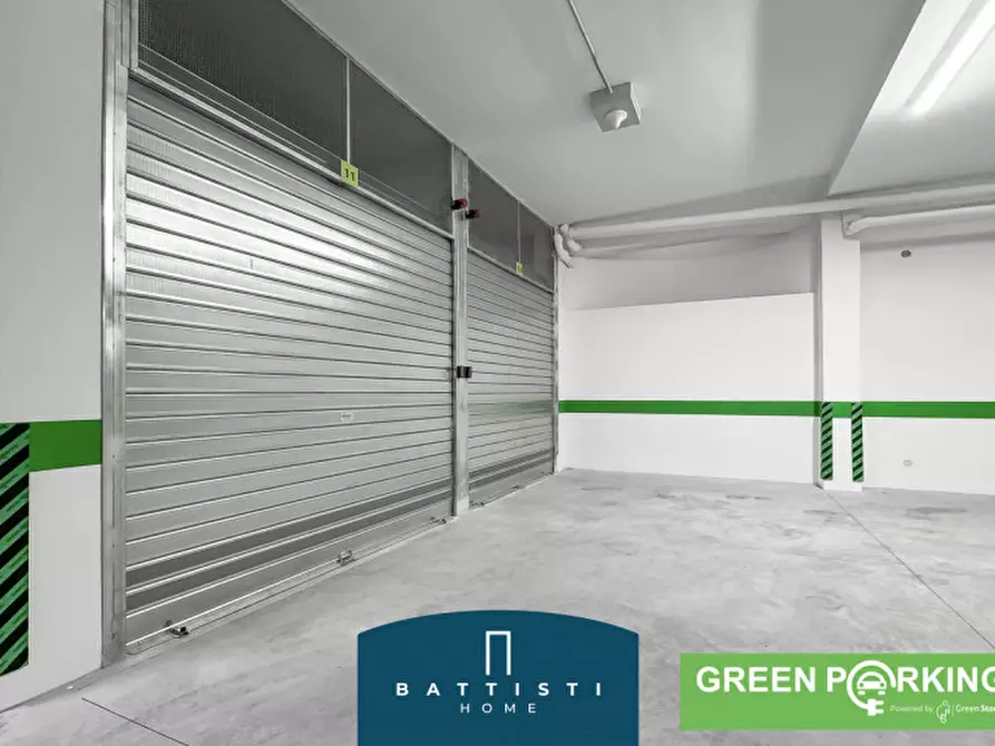 Immagine 14 di Garage in vendita  in Viale Guglielmo Marconi a Roma