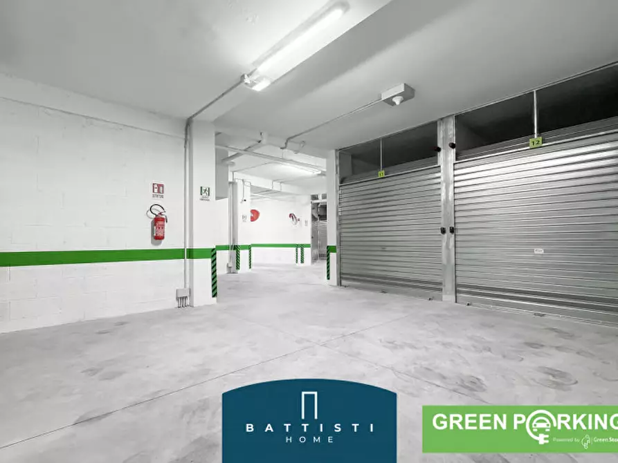 Immagine 15 di Garage in vendita  in Viale Guglielmo Marconi a Roma