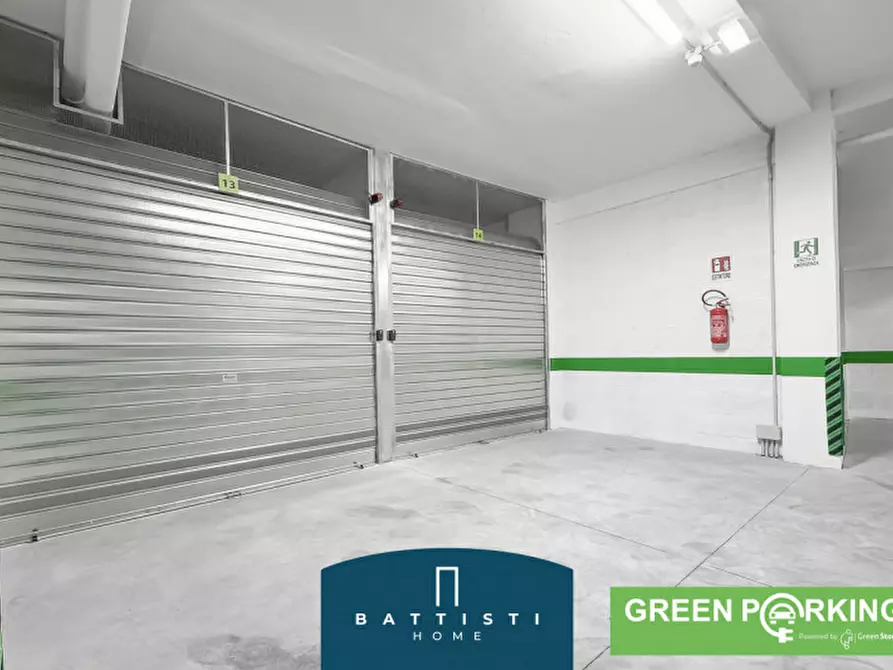 Immagine 17 di Garage in vendita  in Viale Guglielmo Marconi a Roma