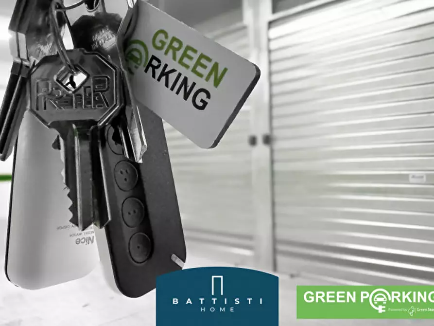 Immagine 22 di Garage in vendita  in Viale Guglielmo Marconi a Roma