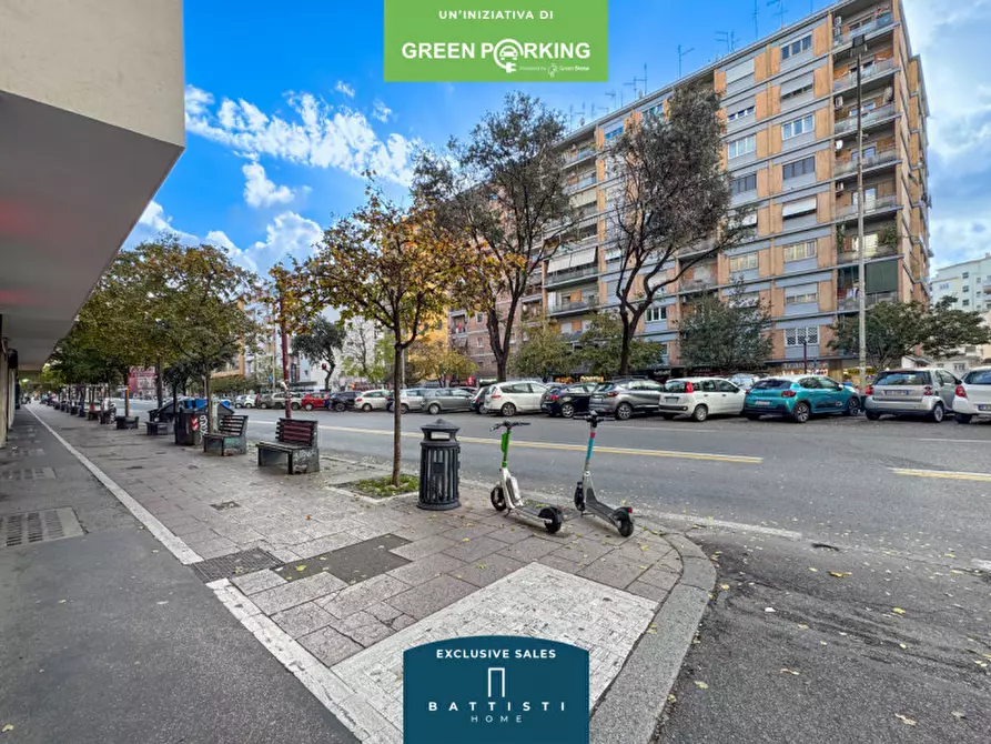 Immagine 25 di Garage in vendita  in Viale Guglielmo Marconi a Roma