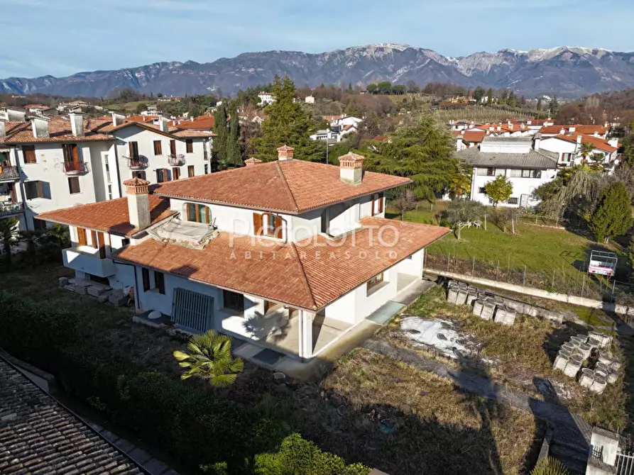 Immagine 2 di Casa indipendente in vendita  in Via Fara a Fonte