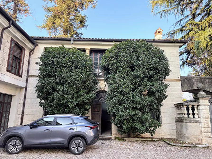 Immagine 2 di Villa in vendita  in corso garibadi 72 a Thiene