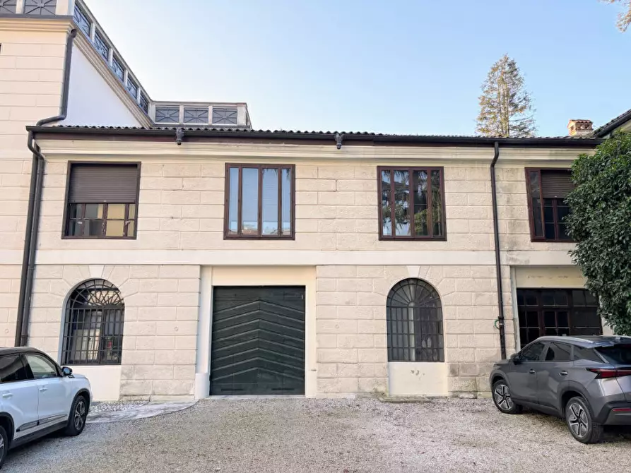 Immagine 3 di Villa in vendita  in corso garibadi 72 a Thiene