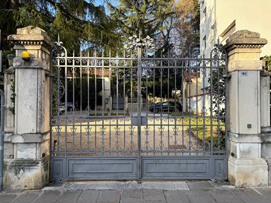 Immagine 4 di Villa in vendita  in corso garibadi 72 a Thiene