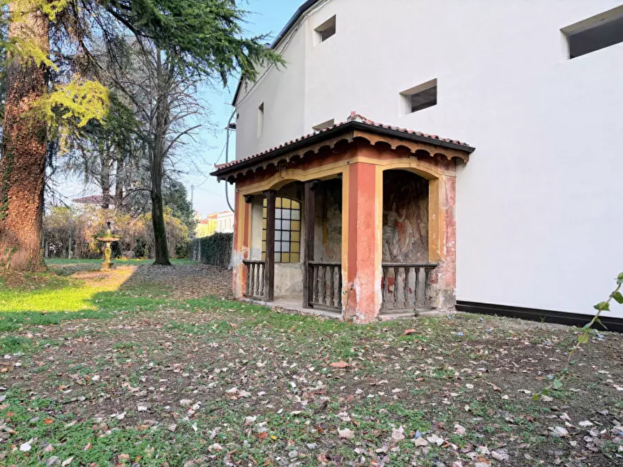 Immagine 7 di Villa in vendita  in corso garibadi 72 a Thiene