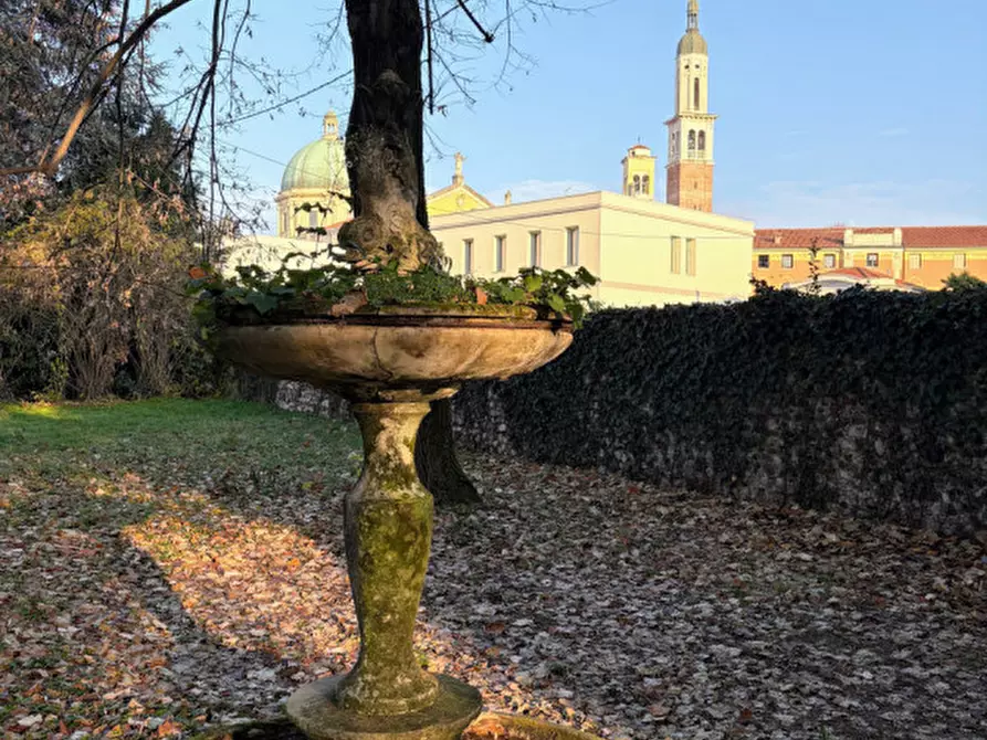Immagine 9 di Villa in vendita  in corso garibadi 72 a Thiene