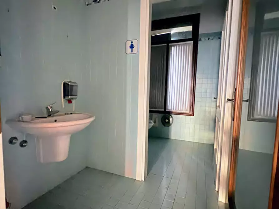 Immagine 28 di Villa in vendita  in corso garibadi 72 a Thiene